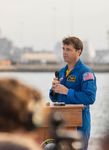 NASA image: URT-11 NASA & Navy Joint Press Conference