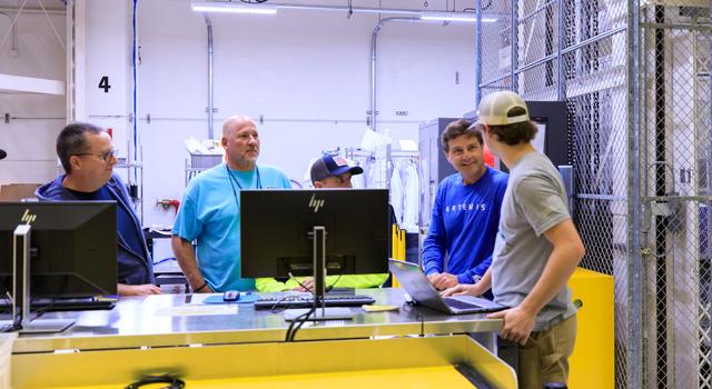 NASA image: Artemis II Astronaut Family Tour of IOZ