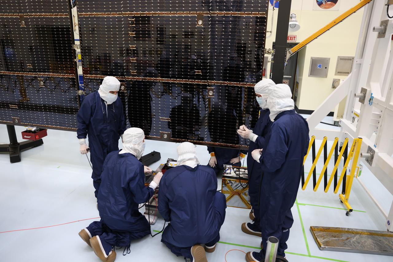 On March 20, technicians working inside the Payload Hazardous Servicing Facility at the agency’s Kennedy Space Center in Florida installed and began to test antennas on a solar array for NASA’s Europa Clipper spacecraft. The spacecraft will ship to Florida later this year from NASA’s Jet Propulsion Lab in Southern California in preparation for launch aboard a SpaceX Falcon Heavy rocket from Kennedy’s Launch Complex 39A. Europa Clipper is the largest spacecraft NASA has ever developed for a planetary mission, and it will seek to determine whether there are places below the surface of Jupiter’s icy moon, Europa, that could support life.