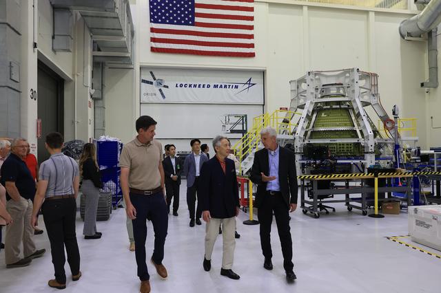 NASA image: MEXT Minister Tour