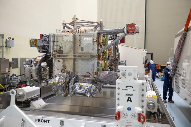 NASA image: Europa Clipper Spacecraft Unboxing