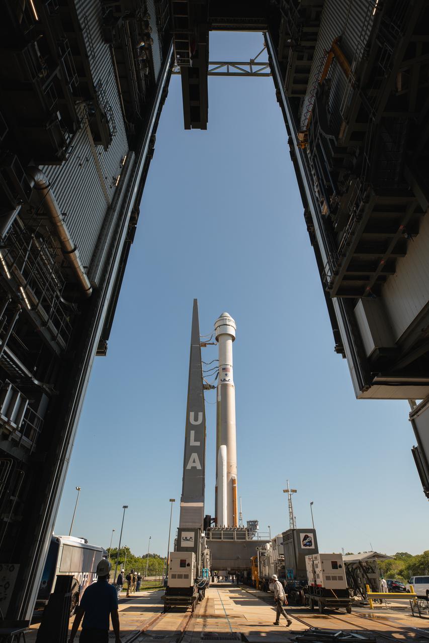 Boeing’s Starliner spacecraft atop the United Launch Alliance Atlas V rocket rolls out from the Vertical Integration Facility to the launch pad of Space Launch Complex-41 at Cape Canaveral Space Force Station in Florida on Thursday, May 30, 2024, ahead of NASA’s Boeing Crew Flight Test. As part of the agency’s Commercial Crew Program, NASA astronauts Butch Wilmore and Suni Williams are the first to launch to the International Space Station aboard Boeing’s Starliner spacecraft. Liftoff is scheduled for 12:25 p.m. ET on Saturday, June 1.