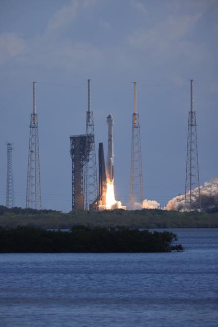 NASA image: NASA Boeing CFT Launch