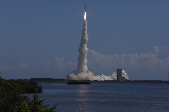 NASA image: NASA Boeing CFT Launch