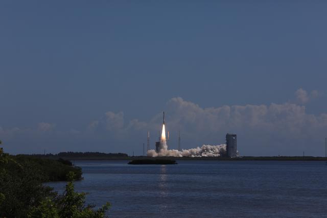 NASA image: NASA Boeing CFT Launch