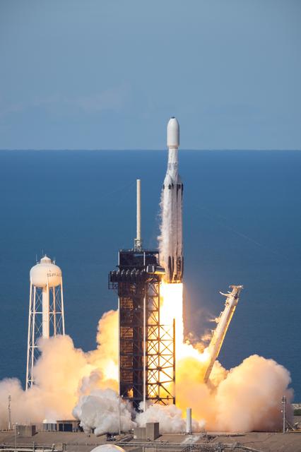 NASA image: NASA's SpaceX GOES-U Launch