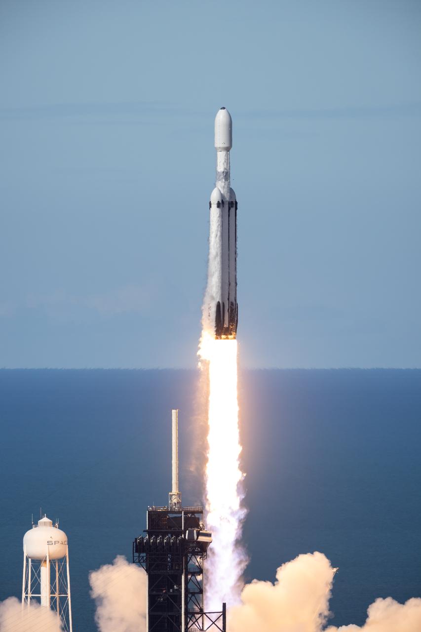 A SpaceX Falcon Heavy rocket carrying the National Oceanic and Atmospheric Administration (NOAA) GOES-U (Geostationary Operational Environmental Satellite U) lifts off from Launch Complex 39A at NASA’s Kennedy Space Center in Florida on Tuesday, June 25, 2024. The GOES-U satellite is the final satellite in the GOES-R series, which serves a critical role in providing continuous coverage of the Western Hemisphere, including monitoring tropical systems in the eastern Pacific and Atlantic oceans.