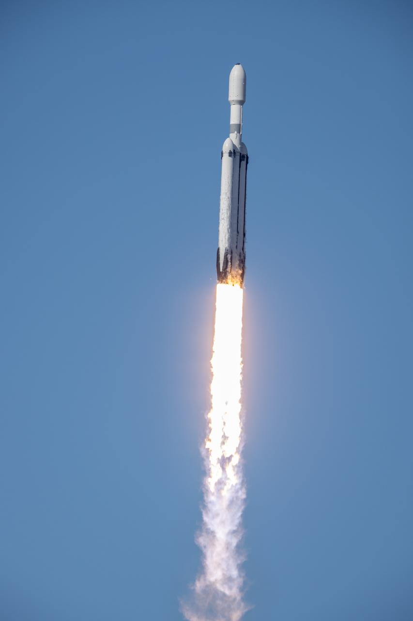 A SpaceX Falcon Heavy rocket carrying the National Oceanic and Atmospheric Administration (NOAA) GOES-U (Geostationary Operational Environmental Satellite U) lifts off from Launch Complex 39A at NASA’s Kennedy Space Center in Florida on Tuesday, June 25, 2024. The GOES-U satellite is the final satellite in the GOES-R series, which serves a critical role in providing continuous coverage of the Western Hemisphere, including monitoring tropical systems in the eastern Pacific and Atlantic oceans.