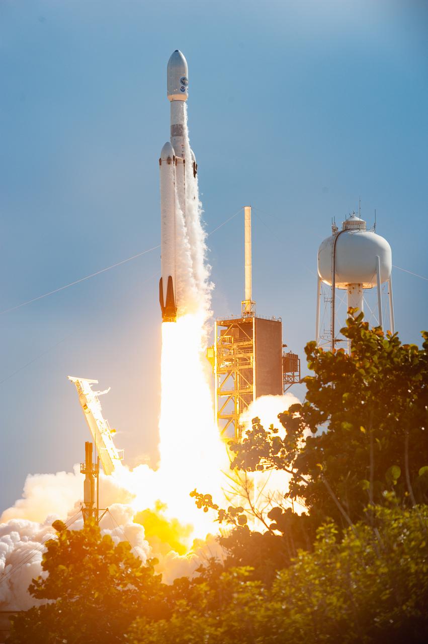 A SpaceX Falcon Heavy rocket carrying the National Oceanic and Atmospheric Administration (NOAA) GOES-U (Geostationary Operational Environmental Satellite U) lifts off from Launch Complex 39A at NASA’s Kennedy Space Center in Florida on Tuesday, June 25, 2024. The GOES-U satellite is the final satellite in the GOES-R series, which serves a critical role in providing continuous coverage of the Western Hemisphere, including monitoring tropical systems in the eastern Pacific and Atlantic oceans.