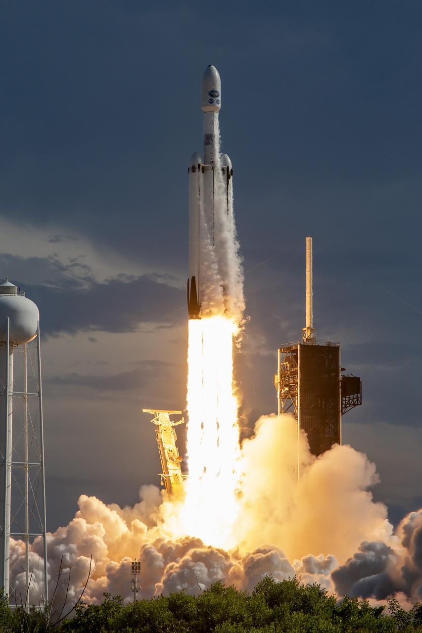A SpaceX Falcon Heavy rocket carrying the National Oceanic and Atmospheric Administration (NOAA) GOES-U (Geostationary Operational Environmental Satellite U) lifts off from Launch Complex 39A at NASA’s Kennedy Space Center in Florida on Tuesday, June 25, 2024. The GOES-U satellite is the final satellite in the GOES-R series, which serves a critical role in providing continuous coverage of the Western Hemisphere, including monitoring tropical systems in the eastern Pacific and Atlantic oceans.