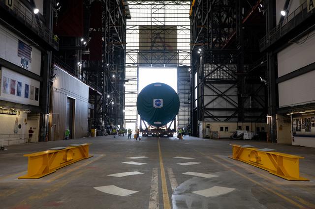 Artemis II Core Stage Offload and Transport to VAB