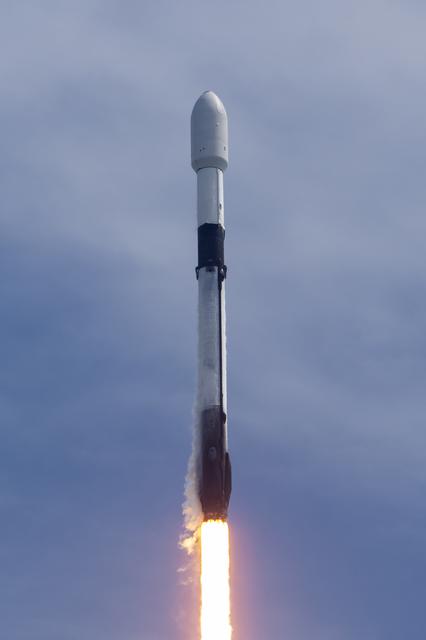 NASA image: SpaceX NG-21 Launch