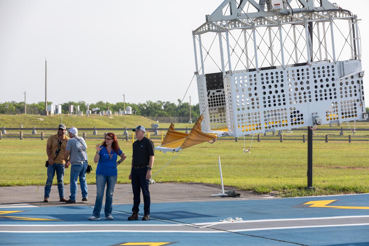 Teams at NASA’s Kennedy Space Center in Florida practice the Artemis mission emergency procedures during a series of integrated system verification and validation tests at Launch Pad 39B on Friday, Aug. 9, 2024. Members of the closeout crew, pad rescue team, and the Exploration Ground Systems Program practiced the process of getting inside and out of the emergency egress baskets. While the crew and other personnel will ride the emergency egress baskets to the terminus area in a real emergency, no one rode the baskets for this test. Instead, teams tested the baskets during separate occasions by using water tanks filled to different levels to replicate simulate the weight of passengers. 