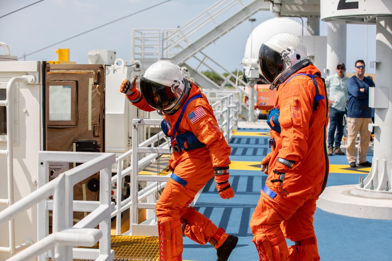 Teams at NASA’s Kennedy Space Center in Florida practice the Artemis mission emergency escape or egress procedures during a series of integrated system verification and validation tests at Launch Complex 39B on Friday, Aug. 9, 2024. Simulated flight crew members practice getting out of the emergency egress basket and into the emergency transport vehicle to drive them to safety in the event of an unlikely emergency during launch countdown.