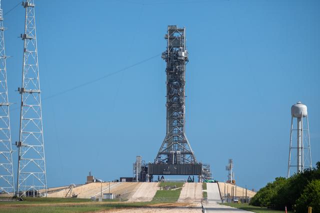 NASA image: ISVV-1 Artemis Emergency Egress Demonstration
