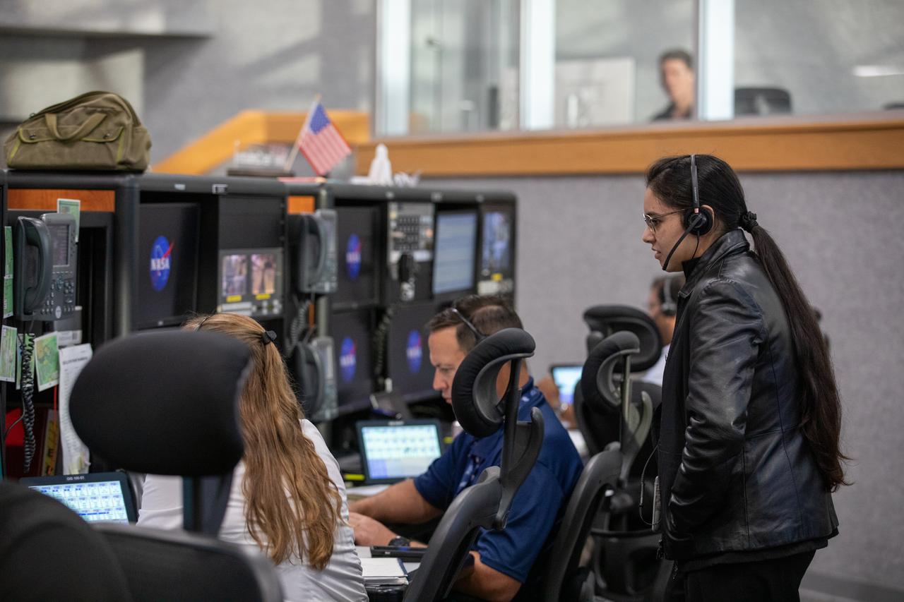 Members of the Artemis II launch team, including personnel with NASA’s Exploration Ground Systems participate in an emergency escape or egress demonstration simulation for the Artemis II mission inside Firing Room 1 in the Launch Control Center at NASA’s Kennedy on Monday, Aug. 12, 2024. Other members of the closeout crew, pad rescue team, and the Exploration Ground Systems Program performed emergency egress demonstrations during a series of integrated system verification tests at Launch Pad 39B in preparation for the Artemis II launch.