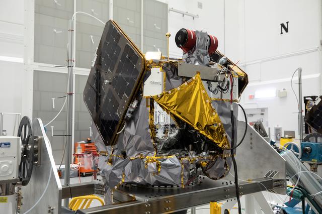 NASA image: ESCAPADE Unboxed at Astrotech