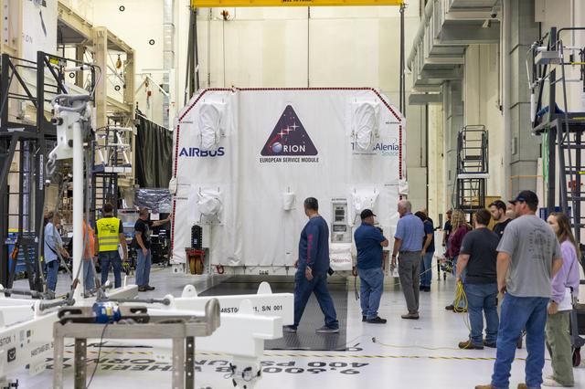 NASA image: ESM-3 Arrival and Uncrating at O&C