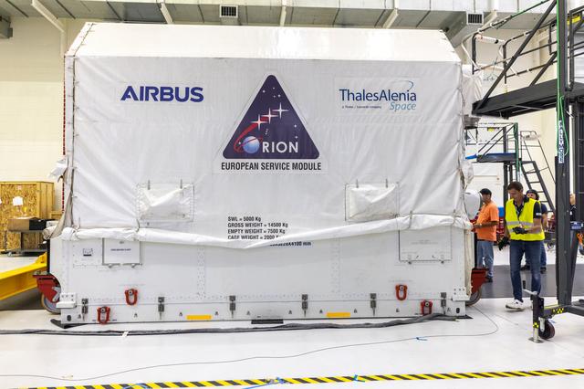 NASA image: ESM-3 Arrival and Uncrating at O&C