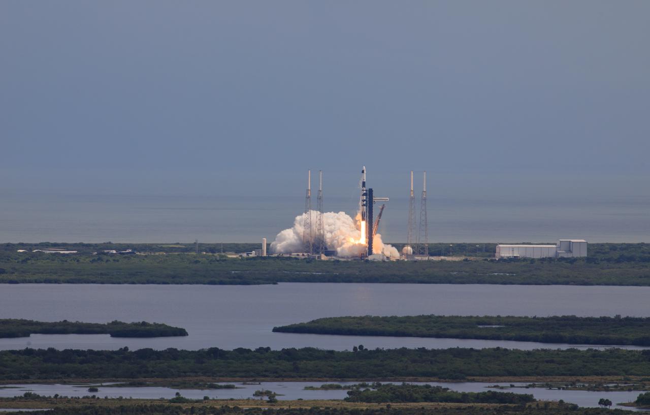 A SpaceX Falcon 9 rocket carrying the company's Dragon spacecraft lifts off on NASA’s SpaceX Crew-9 mission to the International Space Station with NASA astronaut Nick Hague and Roscosmos cosmonaut Aleksandr Gorbunov aboard Saturday, Sept. 28, 2024, from Space Launch Complex-40 at Cape Canaveral Space Force Station in Florida.  Crew-9 is the ninth crew rotation mission of the SpaceX Dragon spacecraft and Falcon 9 rocket to the space station as part of the agency’s Commercial Crew Program. Hague and Gorbunov launched at 1:17 p.m. EDT to begin a mission aboard the orbital outpost lasting about five months.