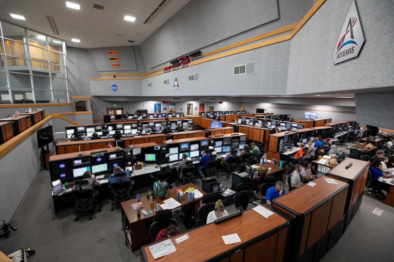 Members of the Artemis launch team participate in the Artemis II Terminal Count Simulation #11 inside Firing Room 1 in the Launch Control Center at NASA’s Kennedy Space Center in Florida on Thursday, Nov. 7, 2024. The simulations go through launch day scenarios to help launch team members test software and make adjustments if needed during countdown operations. Four astronauts will venture around the Moon on Artemis II, the first crewed mission on NASA’s path to establishing a long-term presence for science and exploration through Artemis.