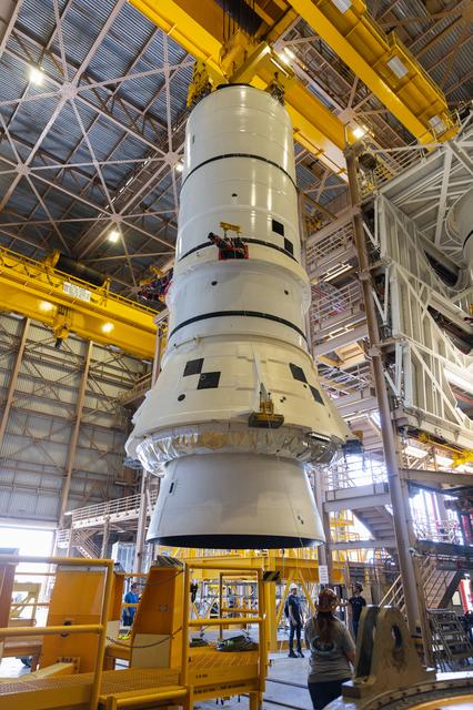 NASA image:  Artemis II Stacking, RPSF High Bay