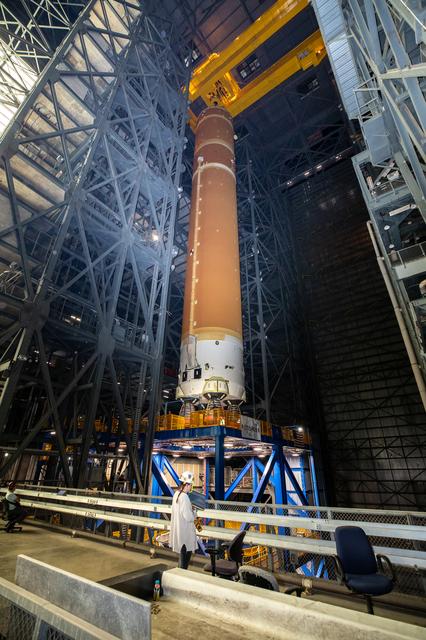 NASA image: Artemis II Core Stage Move to VAB High Bay 2