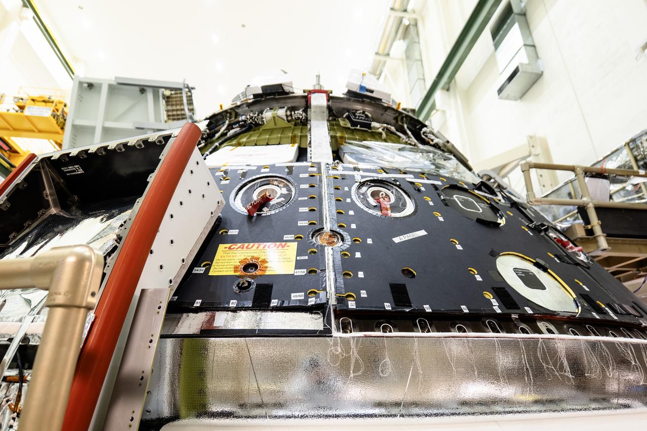 The Orion spacecraft for NASA’s Artemis II mission undergoes checkouts in the Final Assembly and System Testing (FAST) cell inside the high bay of the Neil A. Armstrong Operations and Checkout Building at NASA’s Kennedy Space Center in Florida on Monday, Dec. 15, 2024. The Orion spacecraft will carry NASA astronauts Victor Glover, Christina Koch, and Reid Wiseman, as well as CSA (Canadian Space Agency) astronaut Jeremy Hansen, on a 10-day journey around the Moon and back for the Artemis II test flight.