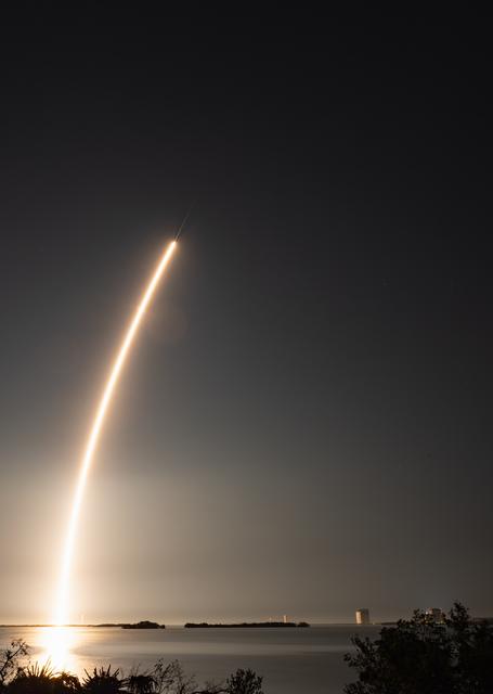 NASA image: SpaceX CLPS IM-2 Liftoff