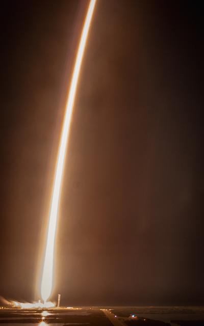 NASA image: SpaceX CLPS IM-2 Liftoff