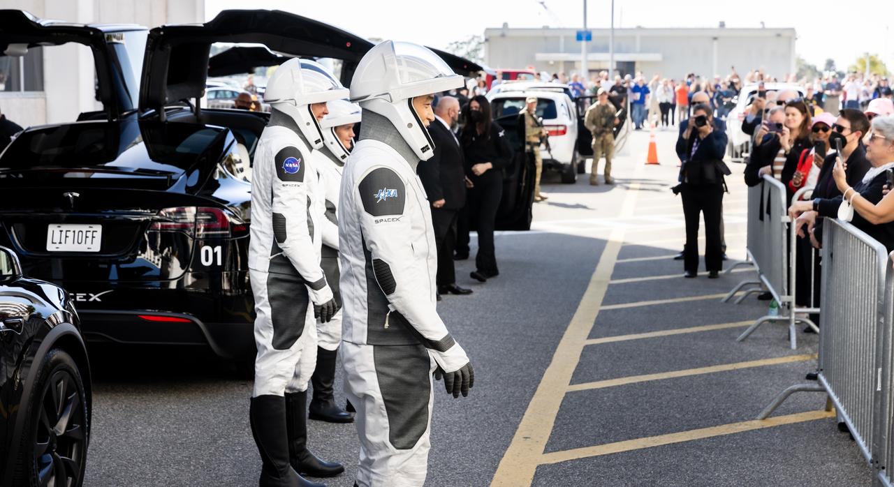 NASA’s SpaceX Crew-10 crew members wave to family and friends as they prepare to depart the Neil A. Armstrong Operations and Checkout Building at the agency’s Kennedy Space Center in Florida for nearby Launch Complex 39A for launch of Crew-10 on Wednesday, March 12, 2025. NASA astronauts Anne McClain and Nichole Ayers, along with JAXA (Japan Aerospace Exploration Agency) astronaut Takuya Onishi and Roscosmos cosmonaut Kirill Peskov are scheduled to lift off aboard SpaceX’s Dragon spacecraft and Falcon 9 rocket at 7:48 p.m. EDT. Crew-10 is the 10th crew rotation mission with SpaceX to the space station as part of the agency’s Commercial Crew Program.