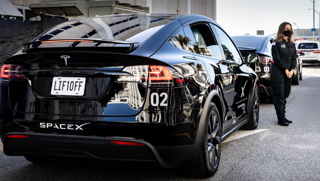 The convoy carrying NASA’s SpaceX Crew-10 makes the journey from the Neil A. Armstrong Operations and Checkout Building at the agency’s Kennedy Space Center in Florida to nearby Launch Complex 39A ahead of launch on Wednesday, March 12, 2025. NASA astronauts Anne McClain and Nichole Ayers, along with JAXA (Japan Aerospace Exploration Agency) astronaut Takuya Onishi and Roscosmos cosmonaut Kirill Peskov are scheduled to lift off aboard SpaceX’s Dragon spacecraft and Falcon 9 rocket at 7:48 p.m. EDT. Crew-10 is the 10th crew rotation mission with SpaceX to the space station as part of the agency’s Commercial Crew Program.
