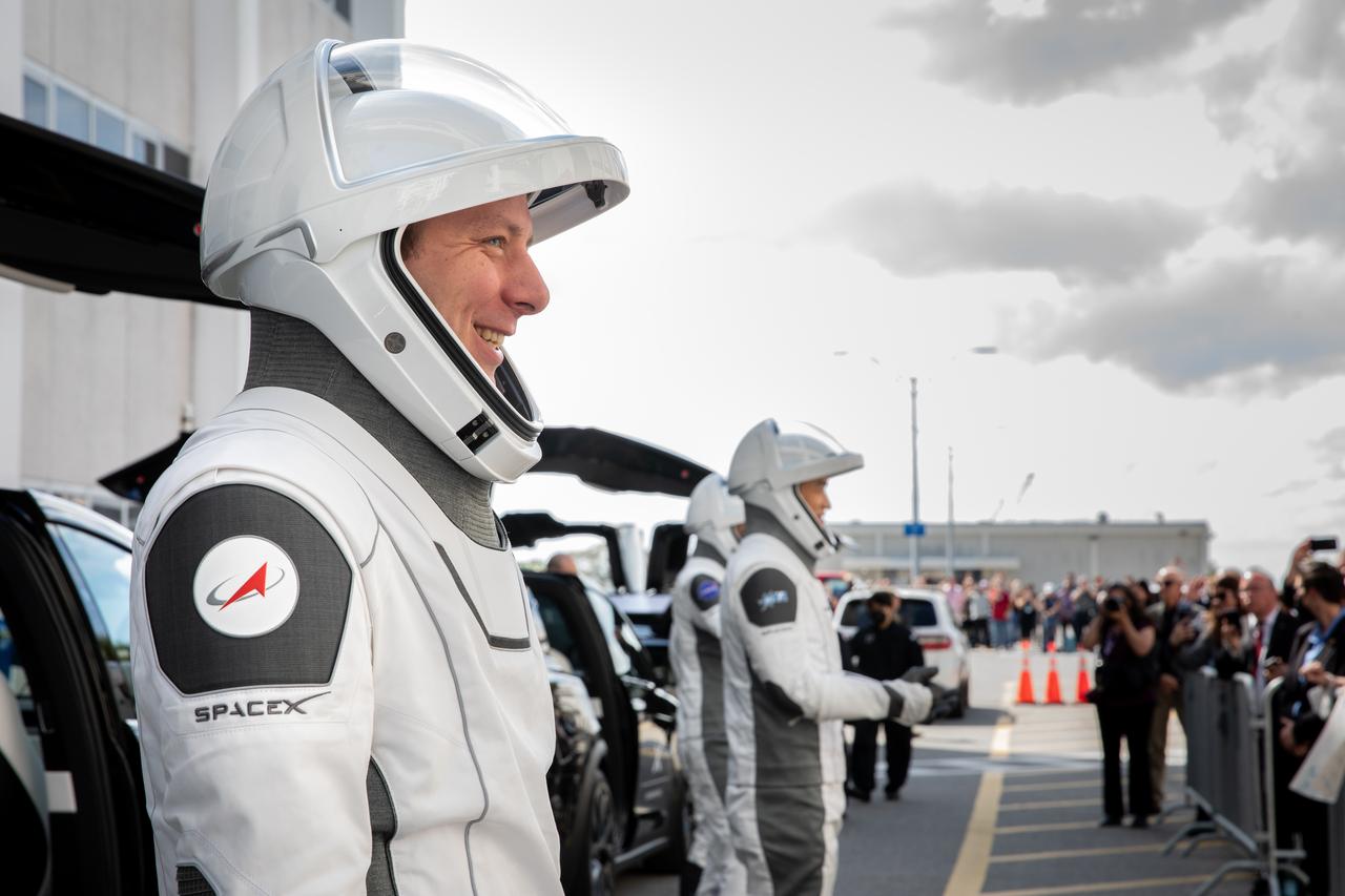 NASA’s SpaceX Crew-10 crew members wave to family and friends as they prepare to depart the Neil A. Armstrong Operations and Checkout Building at the agency’s Kennedy Space Center in Florida for nearby Launch Complex 39A for launch of Crew-10 on Friday, March 14, 2025. NASA astronauts Anne McClain and Nichole Ayers, along with JAXA (Japan Aerospace Exploration Agency) astronaut Takuya Onishi and Roscosmos cosmonaut Kirill Peskov are scheduled to lift off aboard SpaceX’s Dragon spacecraft and Falcon 9 rocket at 7:03 p.m. EDT. Crew-10 is the 10th crew rotation mission with SpaceX to the space station as part of the agency’s Commercial Crew Program.