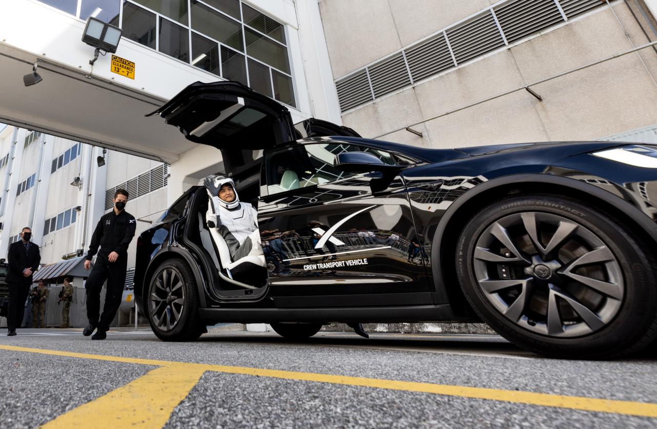 NASA’s SpaceX Crew-10 crew members pose for a photo after walking out of the Neil A. Armstrong Operations and Checkout Building at the agency’s Kennedy Space Center in Florida ahead of launch of the Crew-10 mission on Friday, March 14, 2025. From left to right, Roscosmos cosmonaut Kirill Peskov, NASA astronauts Anne McClain and Nichole Ayers, along with JAXA (Japan Aerospace Exploration Agency) astronaut Takuya Onishi are scheduled to lift off aboard SpaceX’s Dragon spacecraft and Falcon 9 rocket at 7:03 p.m. EDT, from Launch Complex 39A at NASA Kennedy. Crew-10 is the 10th crew rotation mission with SpaceX to the space station as part of the agency’s Commercial Crew Program
