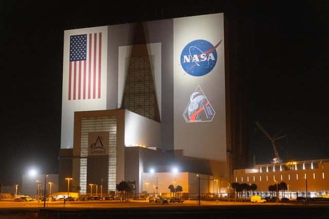 Artemis II Mission Patch on VAB