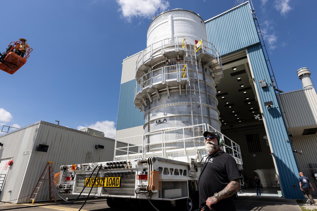 Teams with NASA’s Exploration Ground Systems Program transport the upper stage for the agency’s Artemis II SLS (Space Launch System) rocket from the Multi-Payload Processing Facility (MPPF) at NASA’s Kennedy Space Center in Florida to the spaceport’s Vehicle Assembly Building on Wednesday, April 16, 2025. Technicians fueled the SLS upper stage, known as the interim cryogenic propulsion stage, with hydrazine for its reaction control system at the MPPF and will now integrate the four-story propulsion system with SLS rocket elements atop mobile launcher 1.