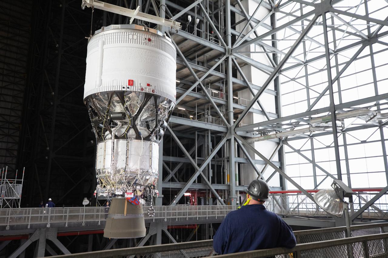 Teams with NASA’s Exploration Ground Systems Program begin integrating the interim cryogenic propulsion stage to the SLS (Space Launch System) launch vehicle stage adapter on Wednesday, April 30, 2025, inside the Vehicle Assembly Building at NASA’s Kennedy Space Center in Florida. The four-story propulsion system, built by Boeing and ULA (United Launch Alliance), is powered by an RL10 engine that will enable the Orion spacecraft to build up enough speed for the push toward the Moon during the Artemis II crewed test flight.