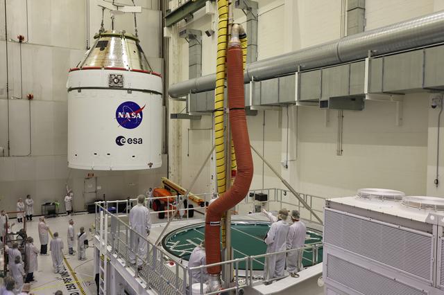 NASA image: Artemis II Orion DD250-Lift Op inside IOZ 