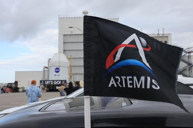 NASA image: Artemis II Orion DD250 leaving the O&C 