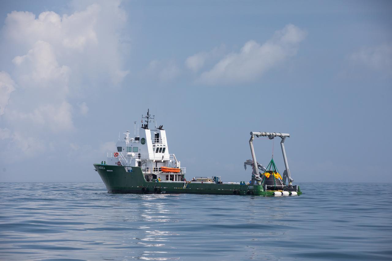 Teams with NASA and the Department of Defense (DoD) rehearse recovery procedures for a launch pad abort scenario off the coast of Florida near the agency’s Kennedy Space Center on Wednesday, June 11, 2025. Utilizing mannequin crew members inside the Crew Module Test Article (CMTA) – a full-scale mockup of the Orion spacecraft – the simulations practiced abort timelines and joint NASA and DoD recovery procedures supported by Artemis II launch and flight control teams, as NASA prepares to send four astronauts around the Moon and back next year as part of the agency’s first crewed Artemis mission.
