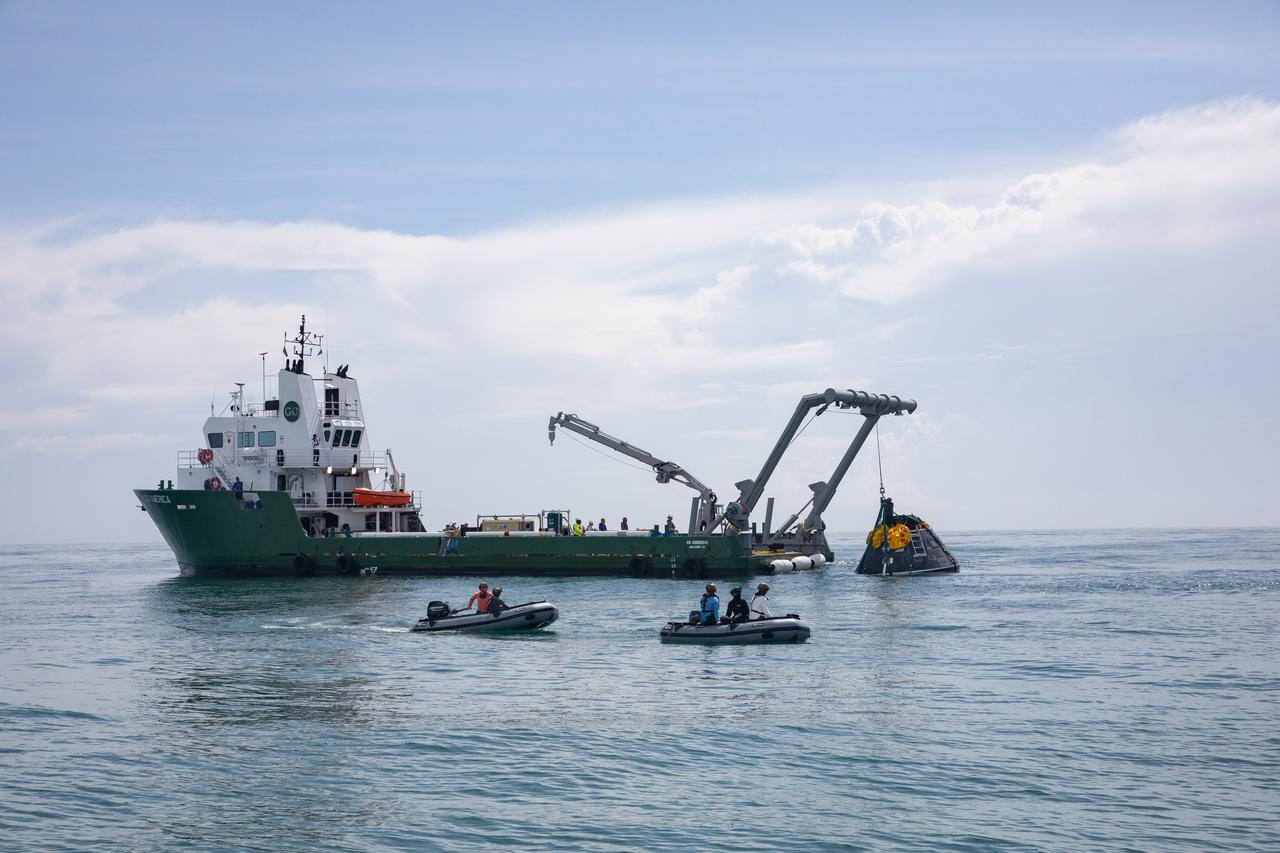 Teams with NASA and the Department of Defense (DoD) rehearse recovery procedures for a launch pad abort scenario off the coast of Florida near the agency’s Kennedy Space Center on Wednesday, June 11, 2025. Utilizing mannequin crew members inside the Crew Module Test Article (CMTA) – a full-scale mockup of the Orion spacecraft – the simulations practiced abort timelines and joint NASA and DoD recovery procedures supported by Artemis II launch and flight control teams, as NASA prepares to send four astronauts around the Moon and back next year as part of the agency’s first crewed Artemis mission.