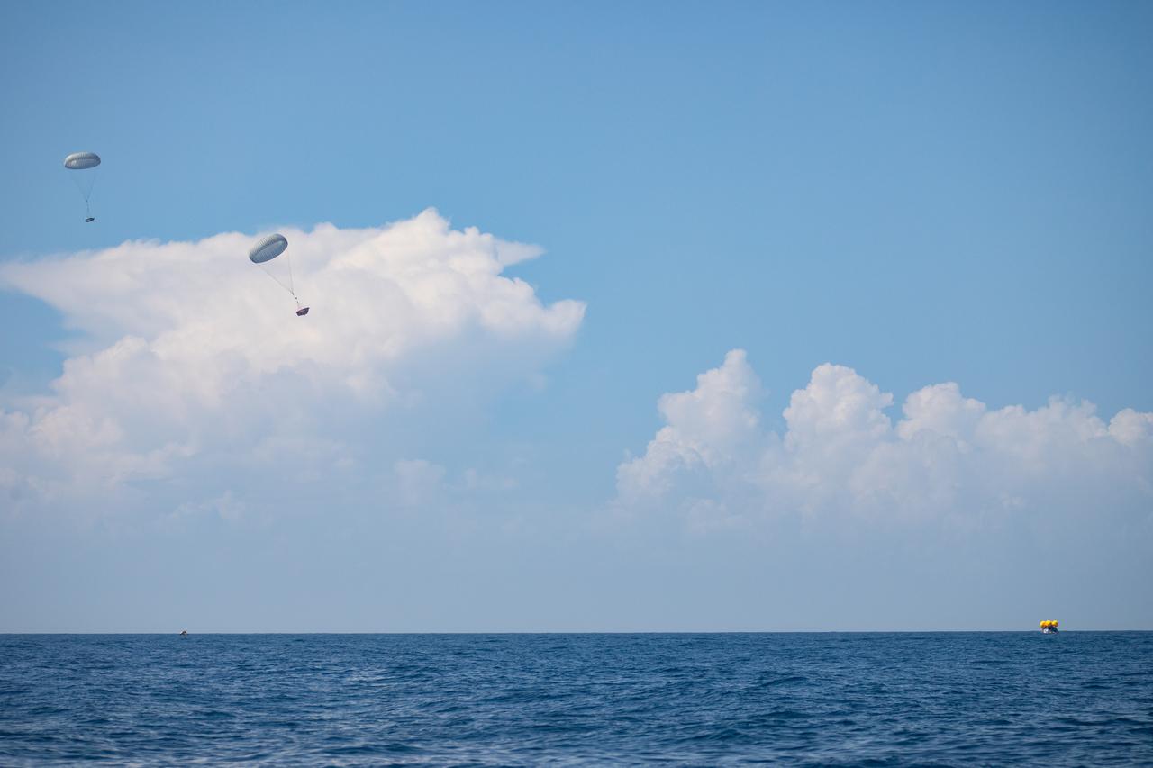 Teams with NASA and the Department of Defense (DoD) rehearse recovery procedures for an ascent abort scenario off the coast of Florida near the agency’s Kennedy Space Center on Thursday, June 12, 2025. Utilizing mannequin crew members inside the Crew Module Test Article (CMTA) – a full-scale mockup of the Orion spacecraft – the simulations practiced abort timelines and joint NASA and DoD recovery procedures supported by Artemis II launch and flight control teams, as NASA prepares to send four astronauts around the Moon and back next year as part of the agency’s first crewed Artemis mission.