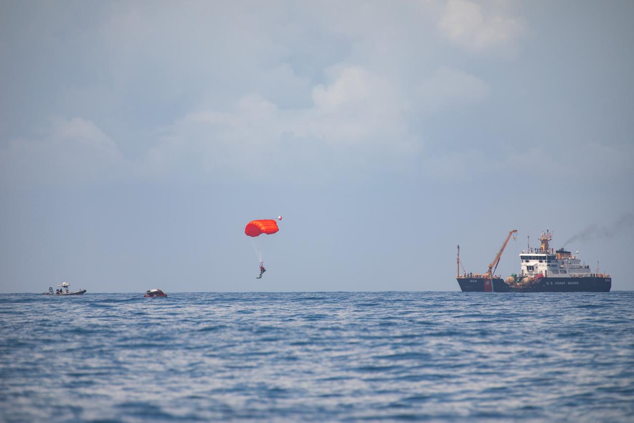 Teams with NASA and the Department of Defense (DoD) rehearse recovery procedures for an ascent abort scenario off the coast of Florida near the agency’s Kennedy Space Center on Thursday, June 12, 2025. Utilizing mannequin crew members inside the Crew Module Test Article (CMTA) – a full-scale mockup of the Orion spacecraft – the simulations practiced abort timelines and joint NASA and DoD recovery procedures supported by Artemis II launch and flight control teams, as NASA prepares to send four astronauts around the Moon and back next year as part of the agency’s first crewed Artemis mission.