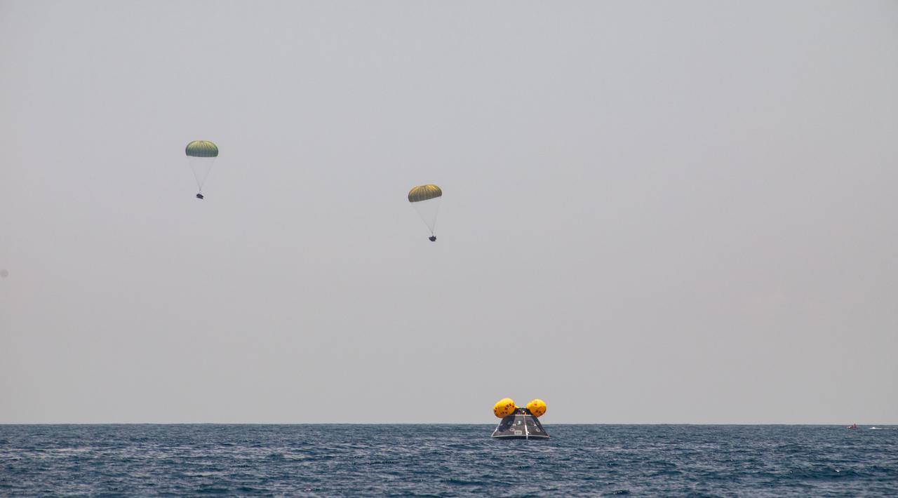 Teams with NASA and the Department of Defense (DoD) rehearse recovery procedures for an ascent abort scenario off the coast of Florida near the agency’s Kennedy Space Center on Thursday, June 12, 2025. Utilizing mannequin crew members inside the Crew Module Test Article (CMTA) – a full-scale mockup of the Orion spacecraft – the simulations practiced abort timelines and joint NASA and DoD recovery procedures supported by Artemis II launch and flight control teams, as NASA prepares to send four astronauts around the Moon and back next year as part of the agency’s first crewed Artemis mission.