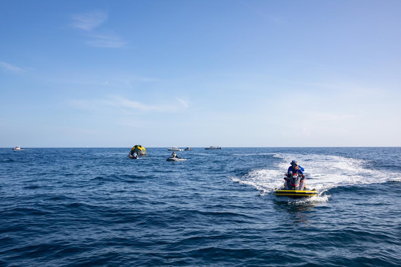 Teams with NASA and the Department of Defense (DoD) rehearse recovery procedures for an ascent abort scenario off the coast of Florida near the agency’s Kennedy Space Center on Thursday, June 12, 2025. Utilizing mannequin crew members inside the Crew Module Test Article (CMTA) – a full-scale mockup of the Orion spacecraft – the simulations practiced abort timelines and joint NASA and DoD recovery procedures supported by Artemis II launch and flight control teams, as NASA prepares to send four astronauts around the Moon and back next year as part of the agency’s first crewed Artemis mission.