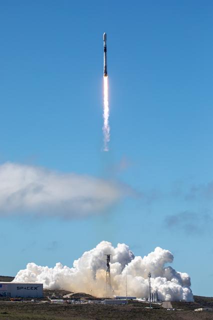 NASA image: NASA/SpaceX TRACERS Launch