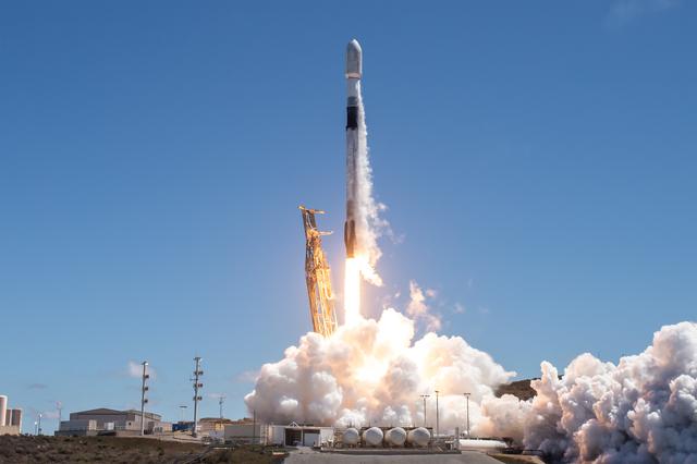 NASA image: NASA/SpaceX TRACERS Launch