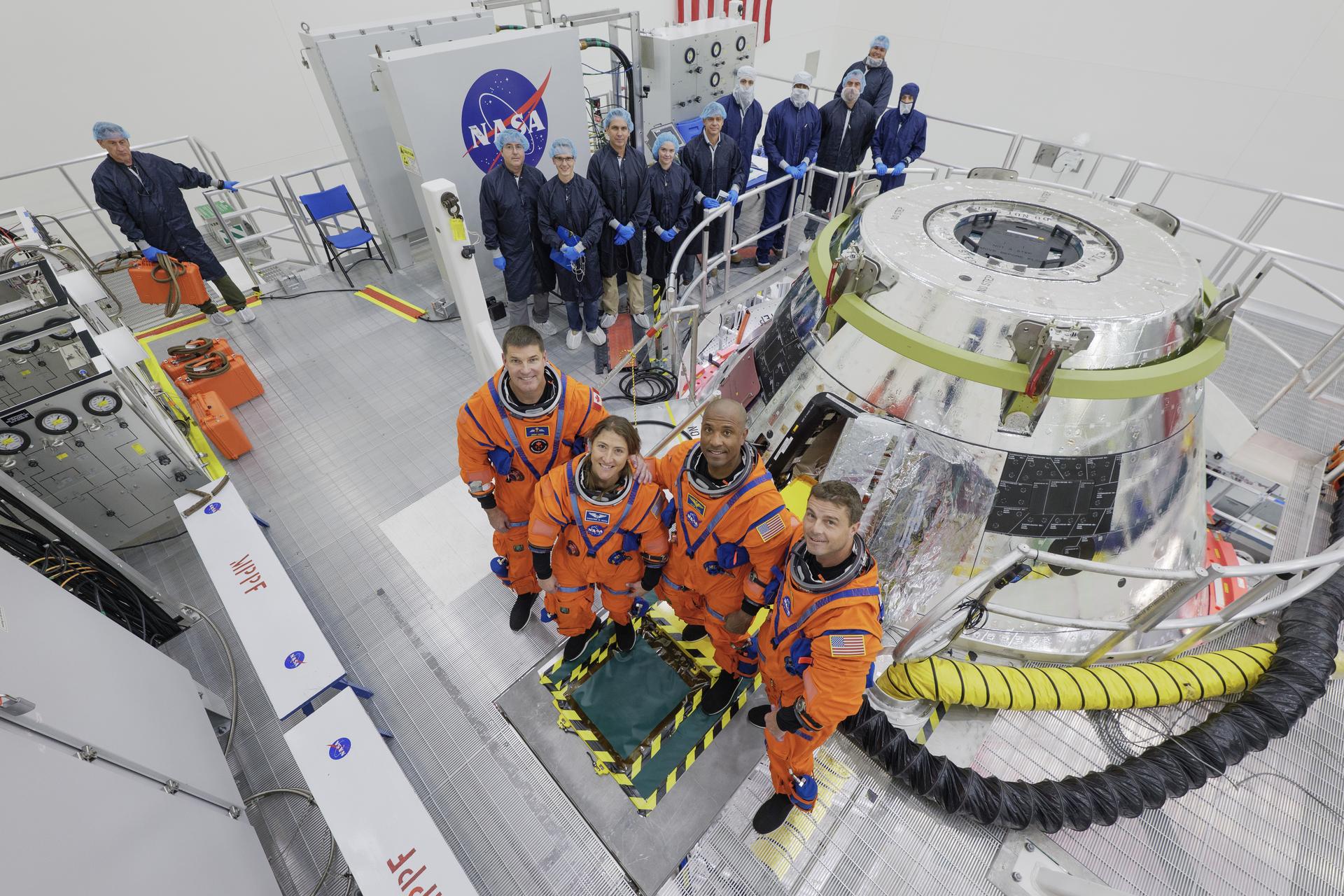 NASA’s Artemis Crew Trains in Moonbound Orion Ahead of Mission - NASA