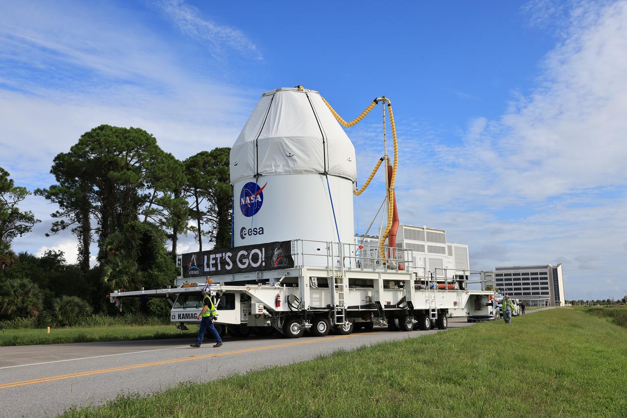 Crews transport NASA’s Artemis II Orion spacecraft from the Multi-Payload Processing Facility to the Launch Abort System Facility at the agency’s Kennedy Space Center in Florida on Sunday, Aug. 10, 2025. Technicians will integrate Orion with its 44-foot-tall launch abort system designed to carry the crew to safety in the event of an emergency during launch or ascent atop the SLS (Space Launch System) rocket. The Artemis II test flight will send NASA astronauts Reid Wiseman, Victor Glover, and Christina Koch, and CSA (Canadian Space Agency) astronaut Jeremy Hansen around the Moon and return them safely back home.