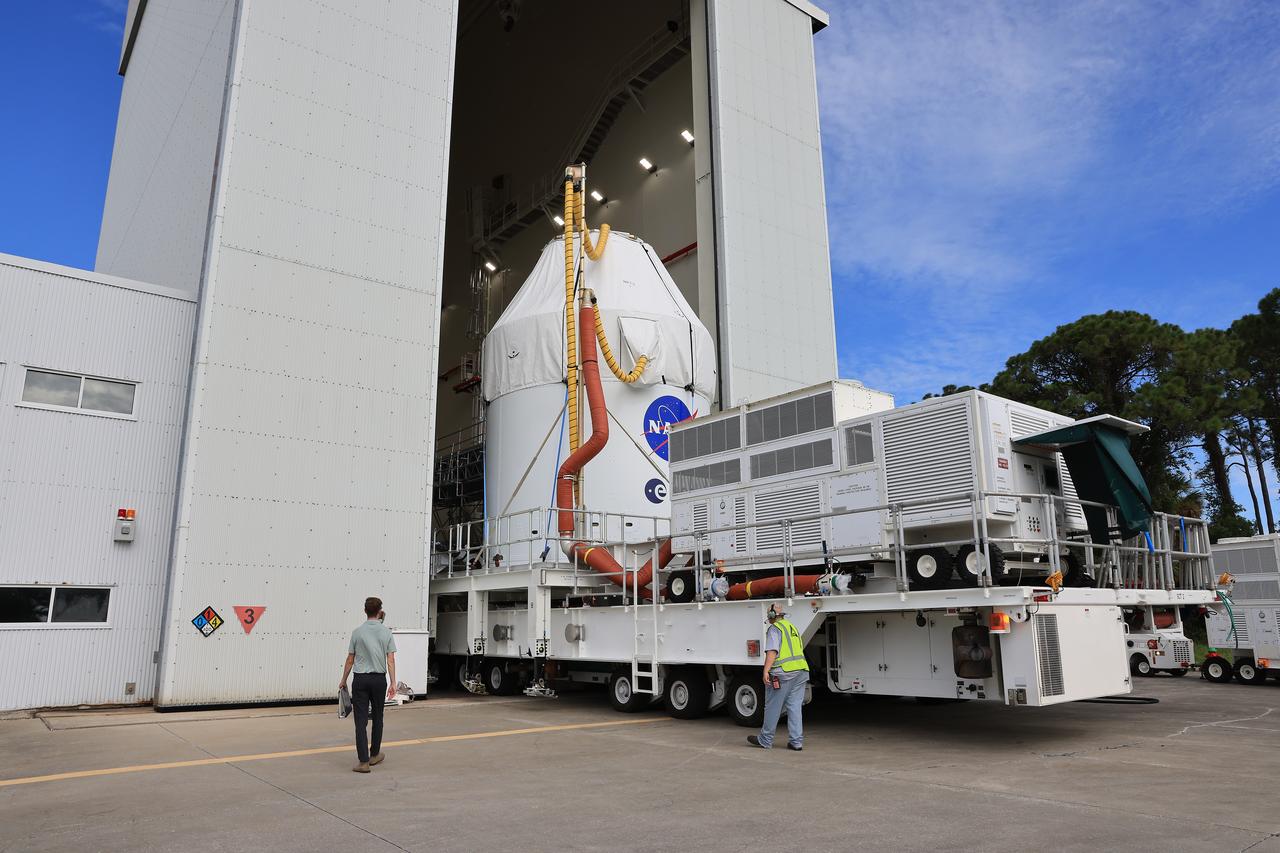 NASA’s Artemis II Orion spacecraft arrives at the Launch Abort System Facility at the agency’s Kennedy Space Center in Florida on Sunday, Aug. 10, 2025, to prepare for integration with its 44-foot-tall launch abort system. Once integration is complete, the stack will be transported to High Bay 3 inside NASA Kennedy’s Vehicle Assembly Building and integrated with the SLS (Space Launch System) rocket that will launch NASA’s Artemis II astronauts Reid Wiseman, Victor Glover, and Christina Koch, and CSA (Canadian Space Agency) astronaut Jeremy Hansen around the Moon and back.